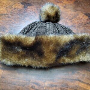 Parkhurst Brown Knit Hat with Faux Fur Pom-Pom